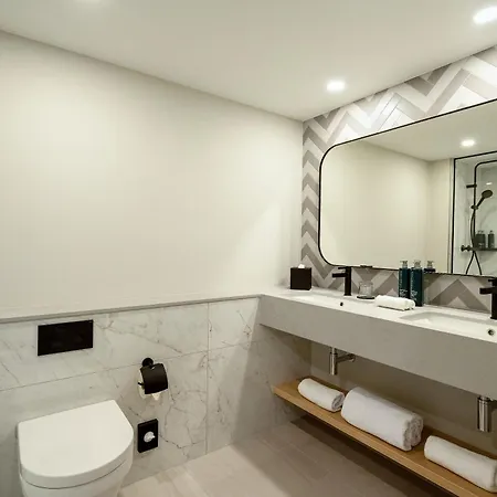 Doubletree By Hilton Ku'damm Ξενοδοχείο 5*