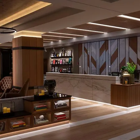 Doubletree By Hilton Ku'damm Ξενοδοχείο *