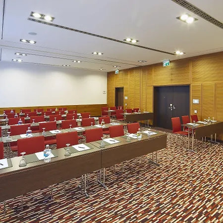 Doubletree By Hilton Ku'damm מלון